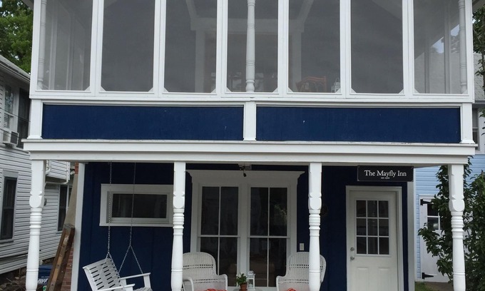 Lakeside House | The Mayfly Inn in the heart of Lakeside