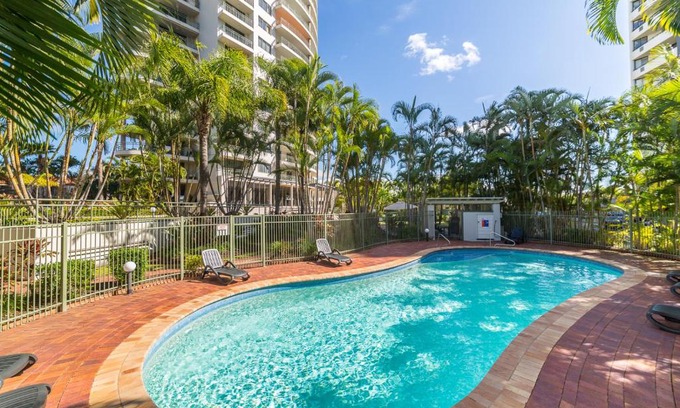 Main Beach Apartment | The Meriton Apartments on Main Beach