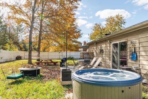 New Paltz House | The Meyer spacious family home with hot tub
