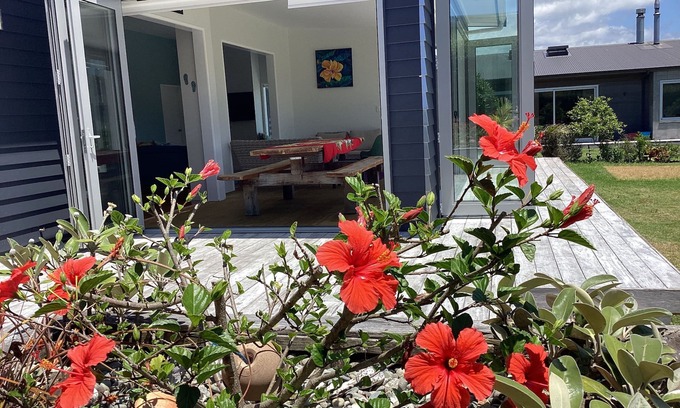 Matapouri House | The Missing Jandal - Great Family Bach. only 80m via private walkway to beach.