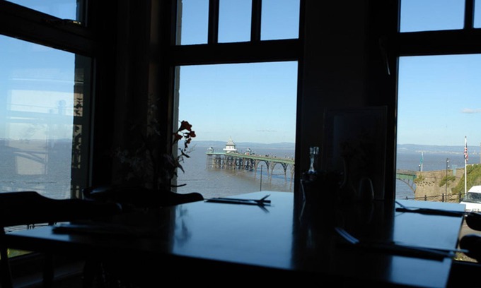 Clevedon Bed & Breakfast | The Moon and Sixpence