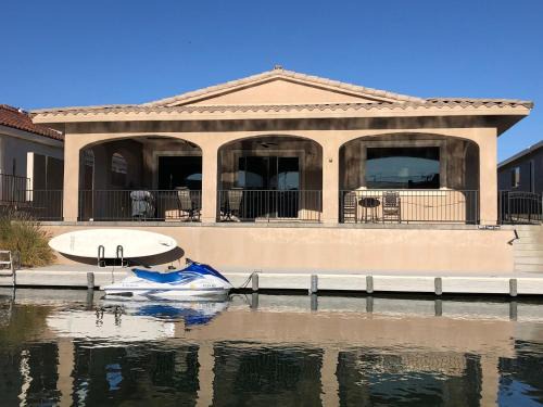 Moovalya Keys House | The Moonlight Express