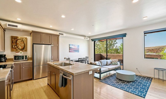 Kayenta House | The Morning Star - 2 bed 2 bath Suite W/Red Rock Views