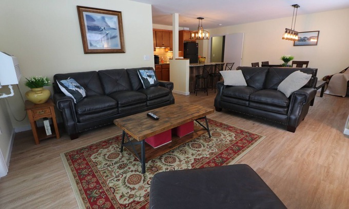 Killington Condo | The mountains are calling! Renovated 2 Bdrm 3 Bath 4 queen beds close to all