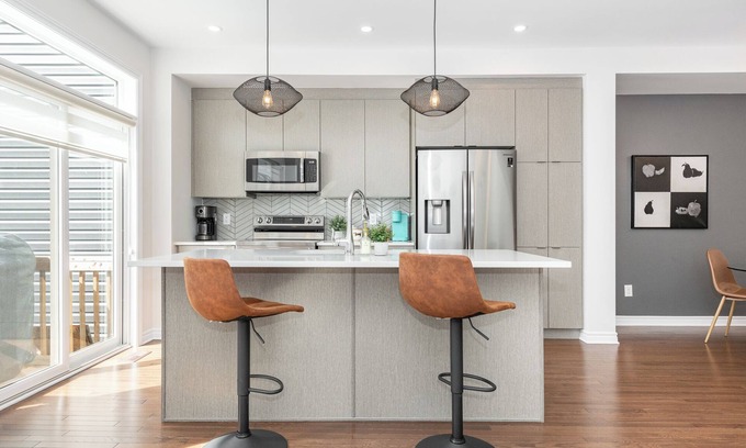 Ottawa Division House | The Mustard Den : furnished mid-term rental @ southeast of Ottawa