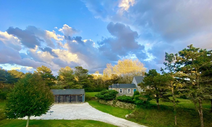 Eel Point House | The Nantucket Farmhouse. Private, completely renovated, 10 minutes to the beach