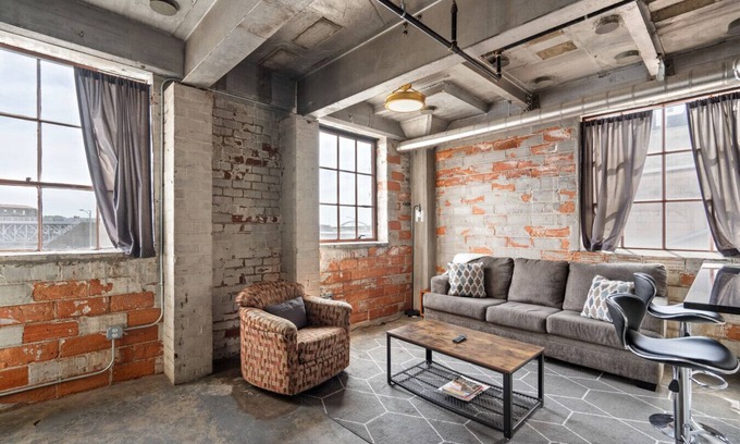 Downtown Apartment | The Nelson Lofts - Unit 2 (1 BR)