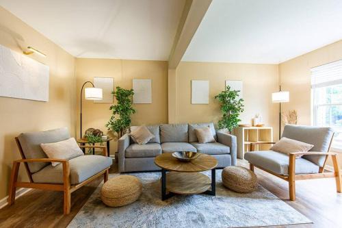 Germantown House | The Nest at Harmony Woods: Lux DC getaway + office