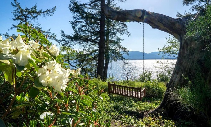 Gulf Islands Cottage | The Nest Oceanfront Retreat on Salt Spring Island