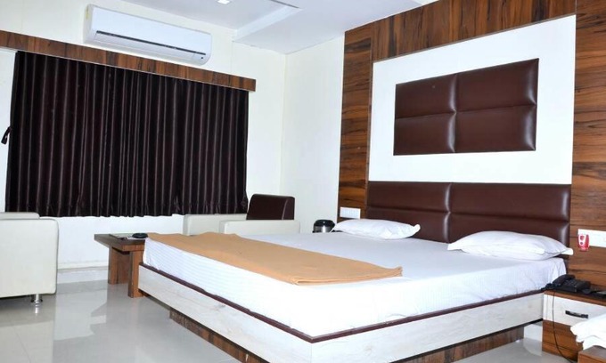 Mahesana Hotel | The New Holiday II