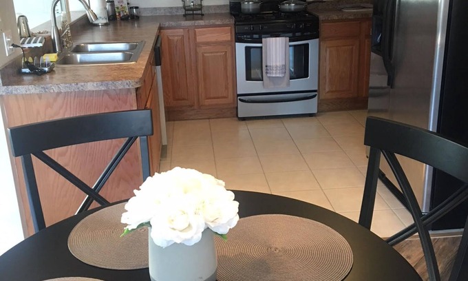 Chicago Ridge Condo | The New SHOW STOPPER Brand new spacious beauty ready to enhance your stay !