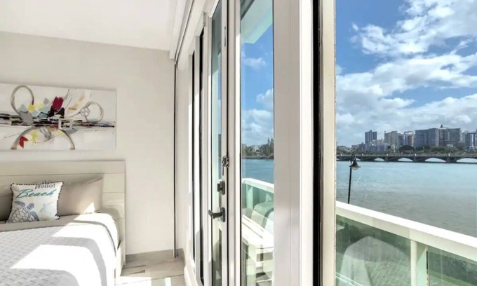 Puerta de Tierra Condo | The Nicest View of Condado