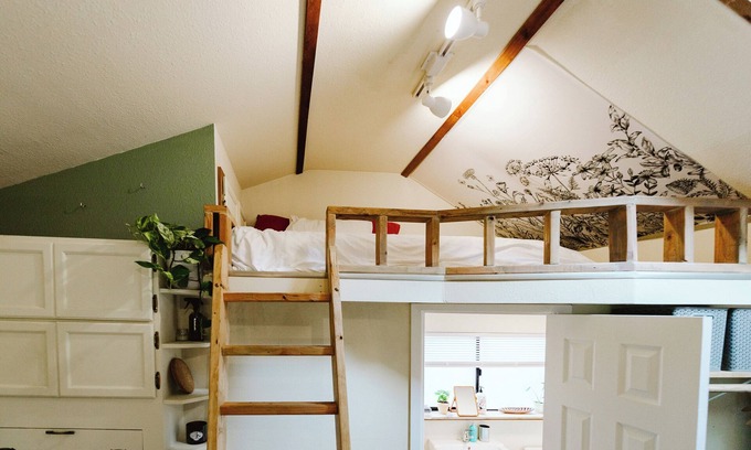 Lacey Apartment | The Nook, a craftsman studio with everything you need
