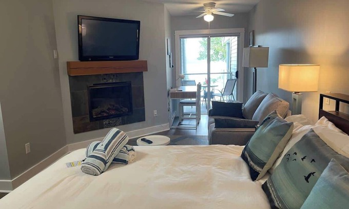 Regional District of Nanaimo Condo | The Nook at Nanoose Bay - Oceanview - Studio