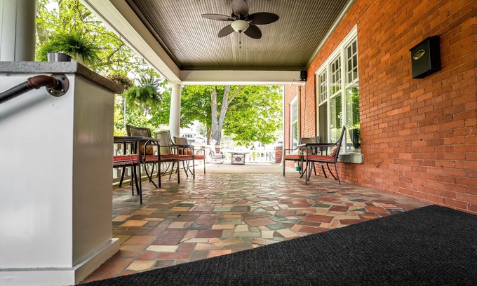 St Johns Bed & Breakfast | The Nordic Pineapple B&B