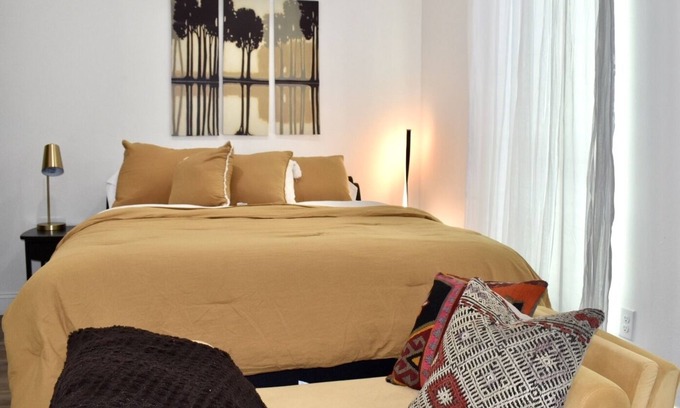 Denton House | The Oasis Private Guest House 1BR 1BA