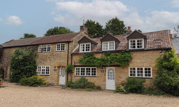 South Perrott Cottage | THE OLD BAKERY, pet friendly, character holiday cottage in Mosterton