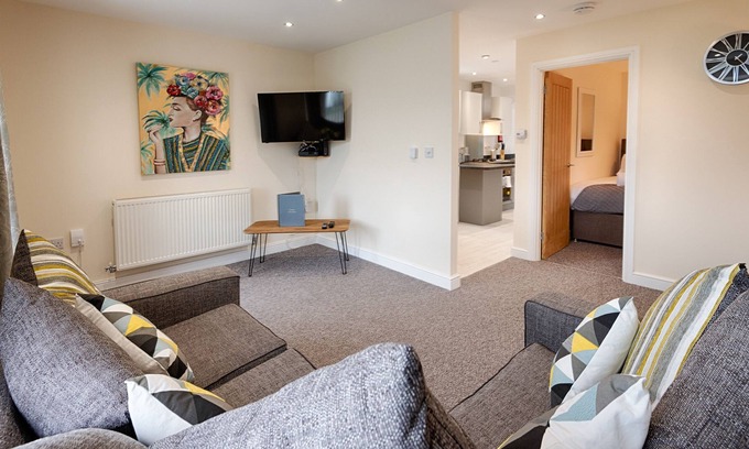 Cwmbrwla Apartment | The Old Bakery- TV in Every Bedroom!