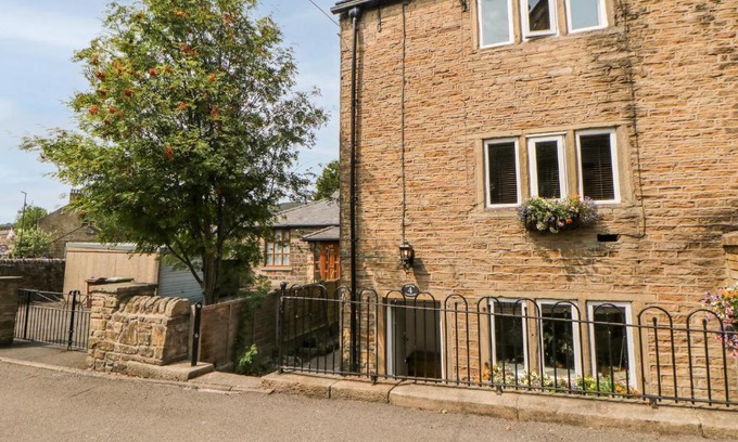 Hayfield House | The Old Cobblers