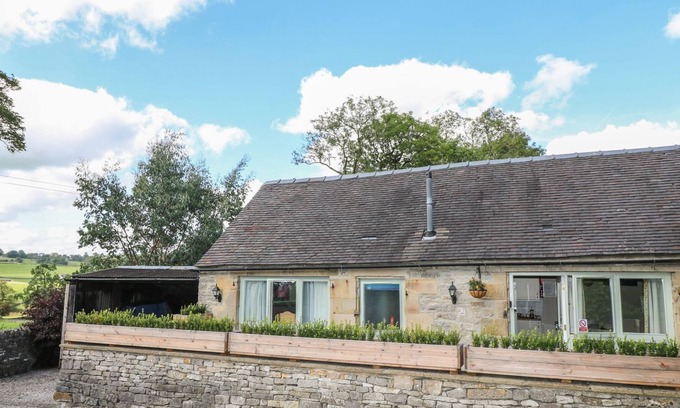 Alstonfield Cottage | THE OLD COW SHED, pet friendly, with open fire in Alstonefield