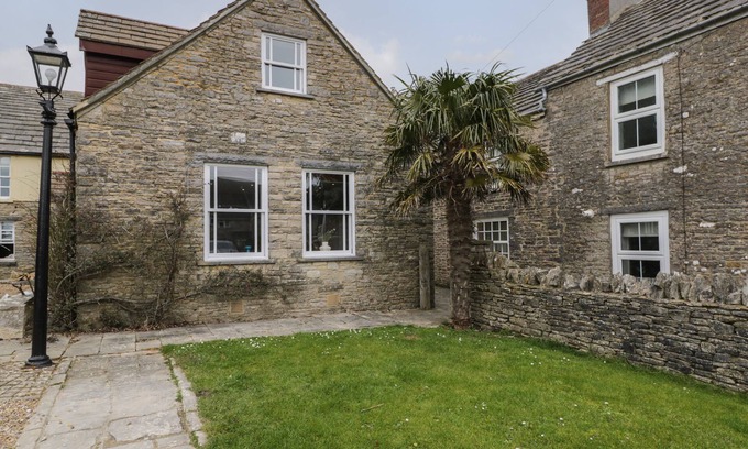 Langton Matravers Cottage | THE OLD HABERDASHERY, pet friendly in Swanage