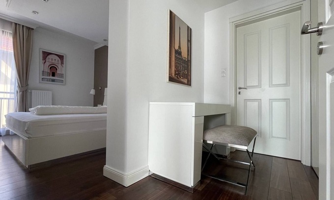 Tata Apartment | The Old Lake Suite - Tata
