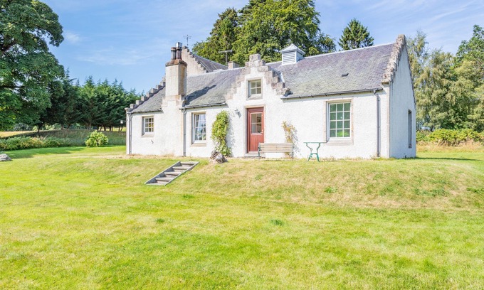 Grantown-on-Spey Cottage | THE OLD LAUNDRY, family friendly, with open fire in Grantown-On-Spey
