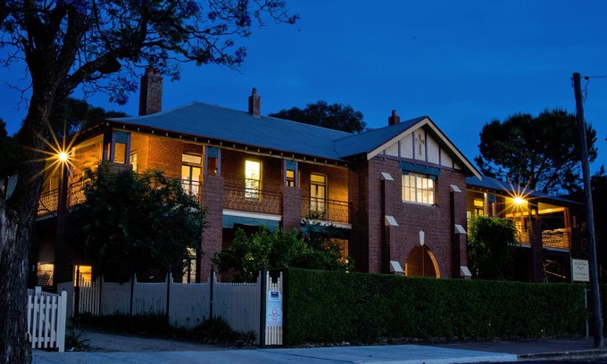 Parkes Bed & Breakfast | The Old Parkes Convent