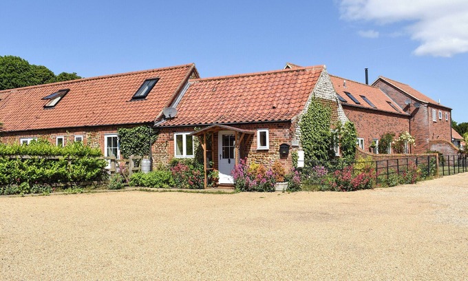 Snettisham Cottage | The Old Paybarn - UK39378