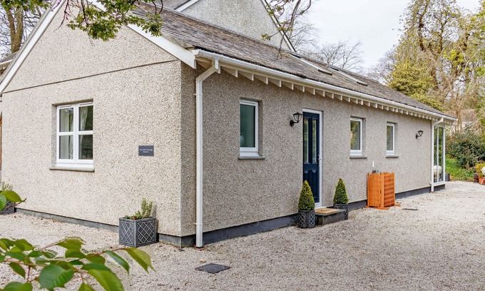 Luxulyan Cottage | THE OLD VICARAGE RETREAT, with a garden in Luxulyan