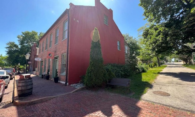 St. Charles House | The Original Custom House!