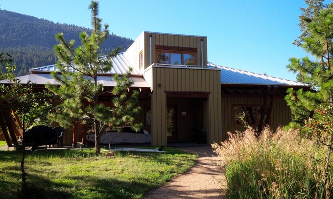 Vernon Cottage | The Outback Resort Vernon