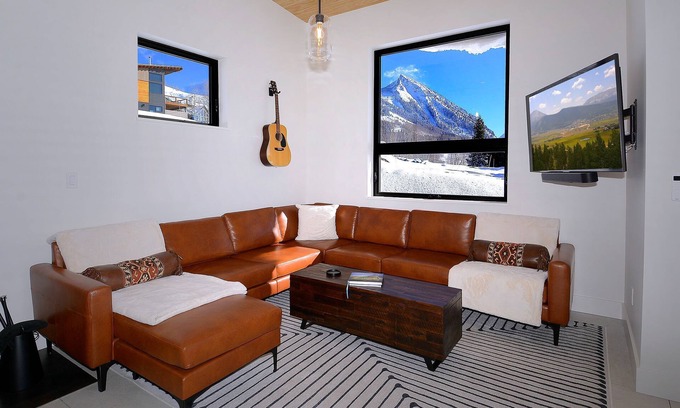 Crested Butte House | The Outlook, New 2BD/2.5BA home w/garage, VIEWS!