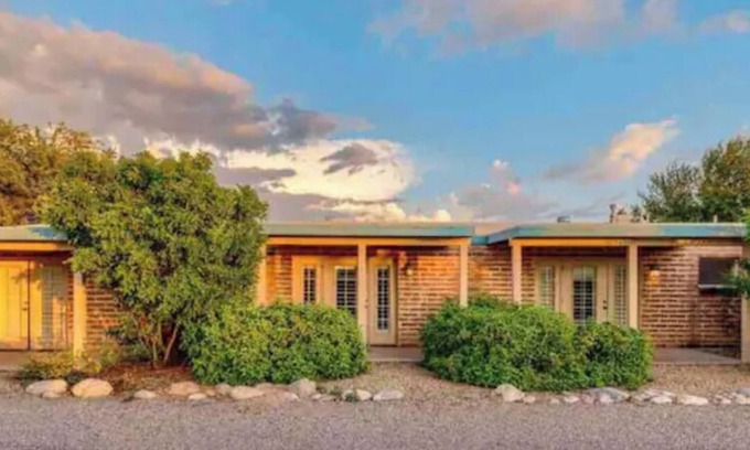 Oracle Foothills Estates House | The Outpost! 5-Bedroom Ranch with Donkeys!