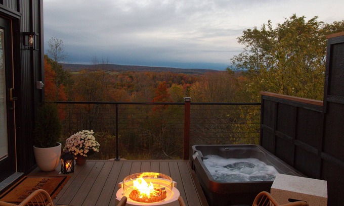 Swanton Cabin | The Overlook; A Romantic Treehouse for Two
