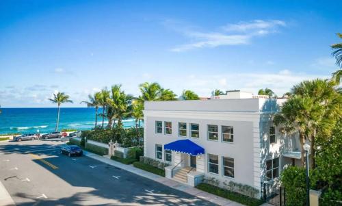 Palm Beach Apartment | The Palm Beach House - Tropical