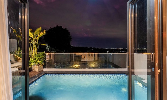 Mumbul Villa | The Peak 8 Villa Nusa Dua Bali - 20 Min to airport and popular beaches.