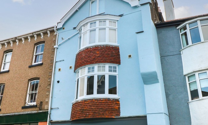 Dartmouth Apartment | THE PENTHOUSE, family friendly, with a garden in Dartmouth