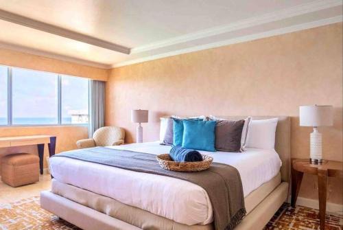 Isla Verde Apartment | The Penthouse SJU 6BDR+6.5BA Sleep 20 Million$View