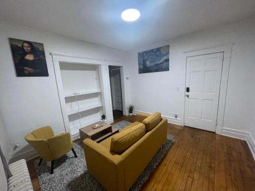 South Side Apartment | The Peppermint