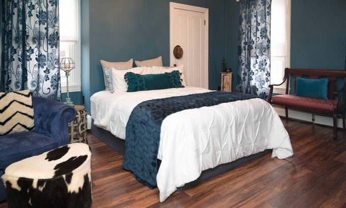 Burlington House | The Perfect Home Away From Home. Enjoy a Great Couples Getaway.