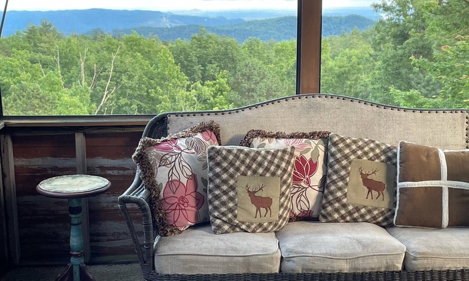 Lake Toxaway Condo | The Perfect Respite with Spectacular Views