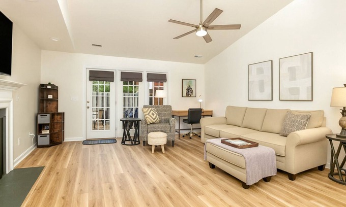 Northwest Raleigh House | The Perky Pineapple; Quiet Ranch; 2 King Beds; Well Appointed; Centrally Located