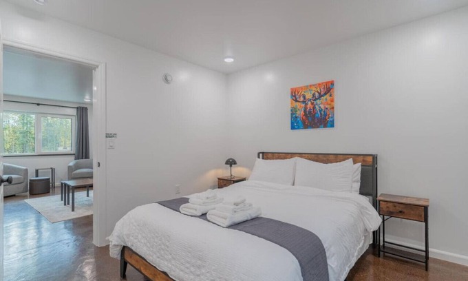 Fairbanks Apartment | The Pet Friendly Executive Northernwind Suite 1.0