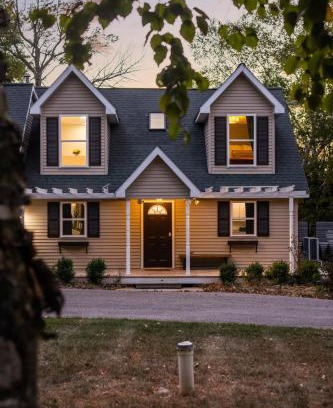 Charlevoix House | The Pineapple Lake House