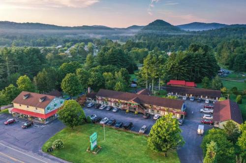 Pineola Hotel | The Pineola