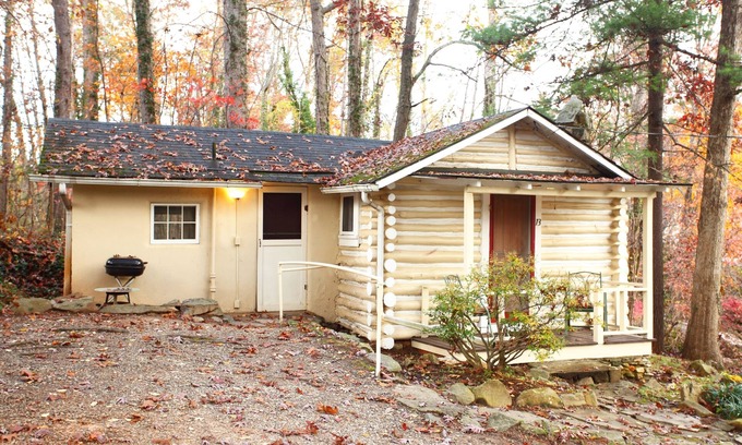 Woodfin Cottage | The Pines Cottages