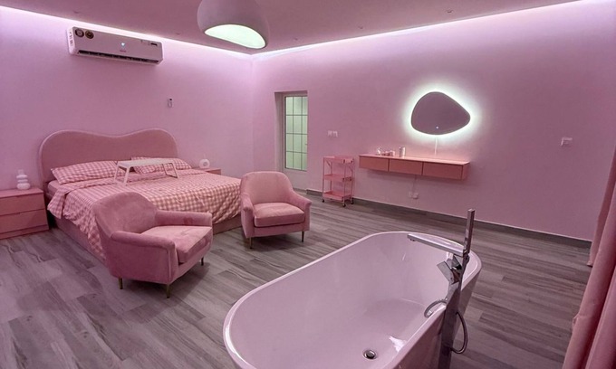 Al Rahba House | The pink private swimming pool chalet & villa