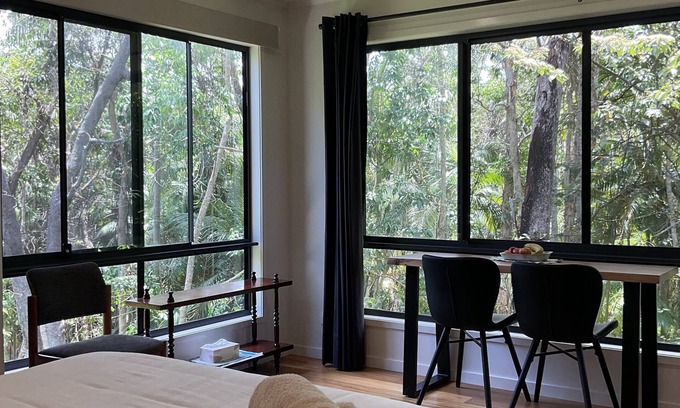 Wooloweyah Bed & Breakfast | The Pippi Room at Coast Wattle House