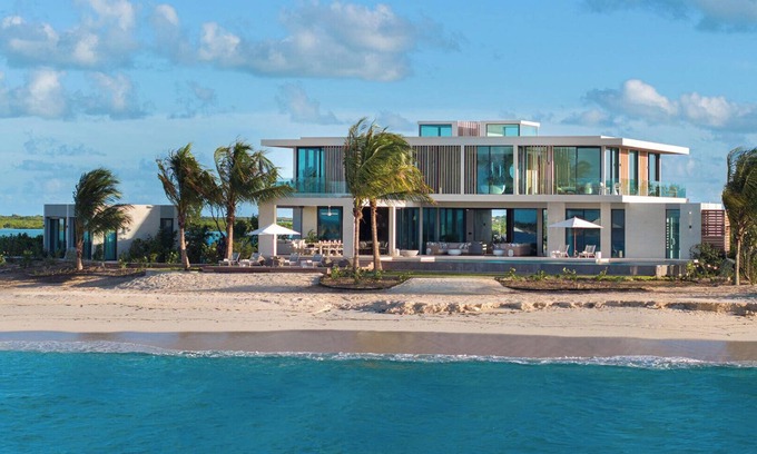 Providenciales Villa | The Point - An architectural jewel on the Grace Bay shoreline